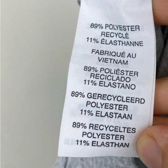 VUORI Women’s Performance Jogger Gray smoke free storage. - Picture 7 of 8